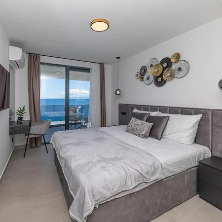 Holiday home Beautiful In Okrug Gornji *